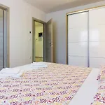 Appartement Three-bedroom In Medulin