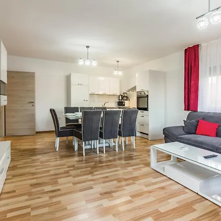 Stunning In With Wifi Apartment